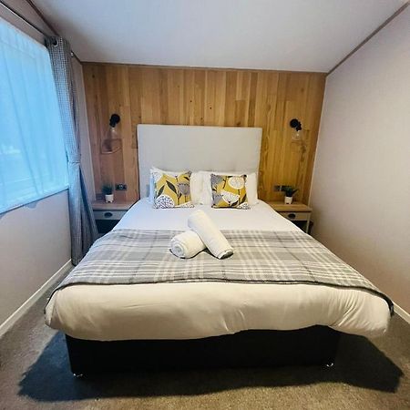 יורק Copse View Lodge With Hot Tub מראה חיצוני תמונה