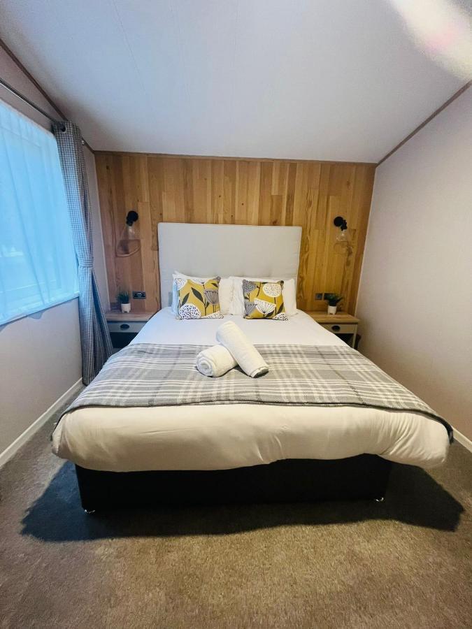 יורק Copse View Lodge With Hot Tub מראה חיצוני תמונה